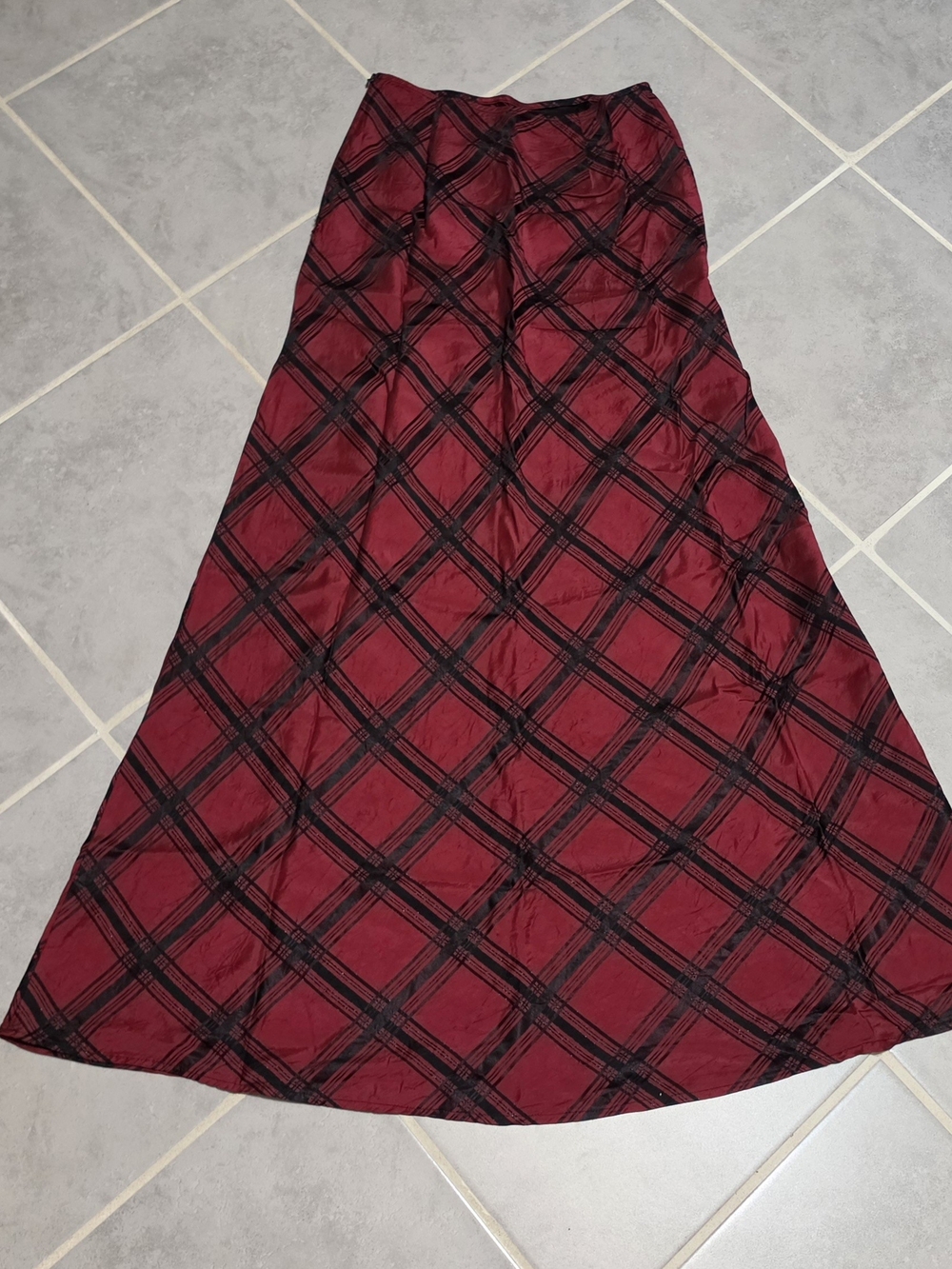 Vintage JS Boutique Red Plaid Maxi Skirt Made in Canada Size 4